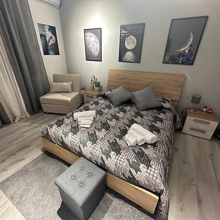 La Via Di Mezzo Daire Katanya Dış mekan fotoğraf
