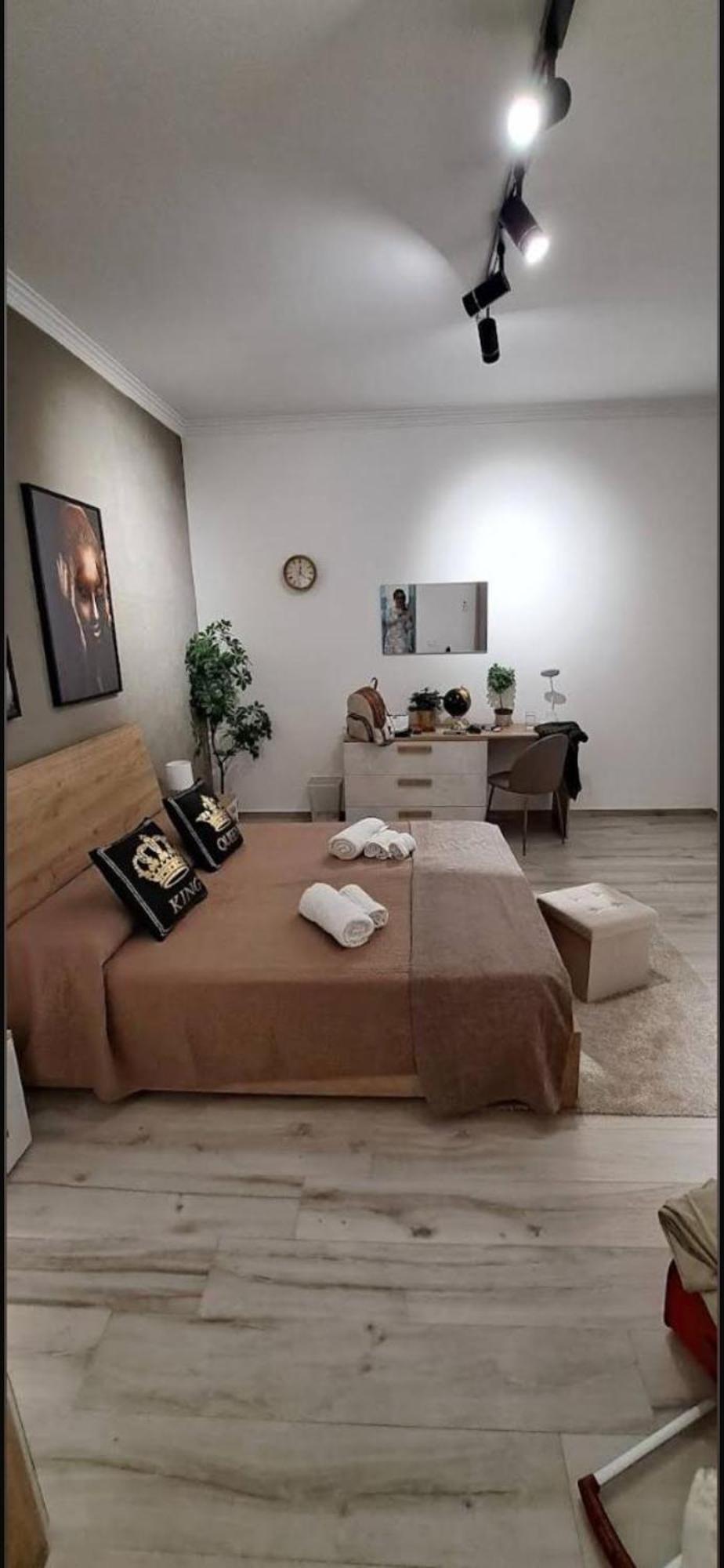 La Via Di Mezzo Daire Katanya Dış mekan fotoğraf